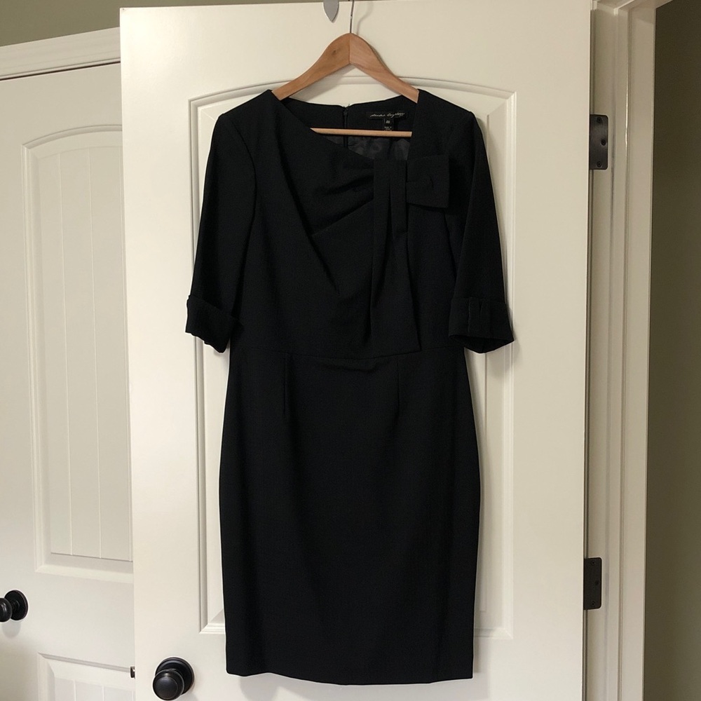 SANDRA ANGELOZZI Classic Black Shift Dress with Bow Detail - 40